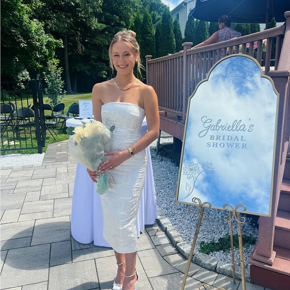 Jennifer dress in White - perfect condition dry cleaned - Picture 6 of 6